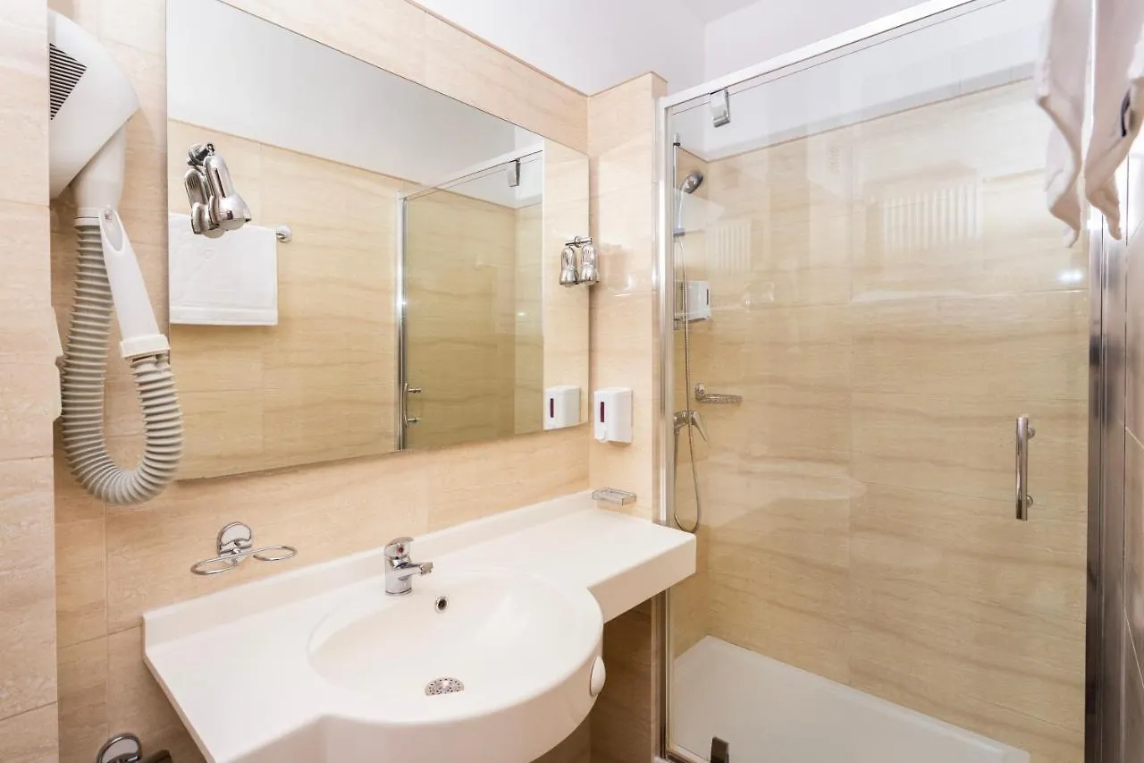 ****  Hotel Victory Home Варшава Польша