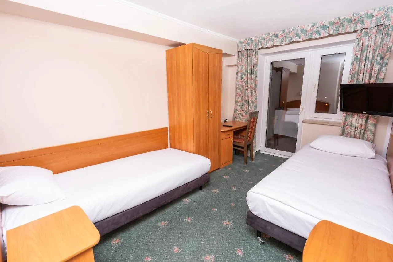 Hotel Victory Home Warsaw Poland