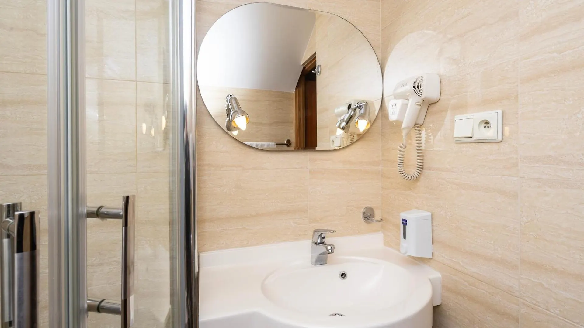 Hotel Victory Home Varšava