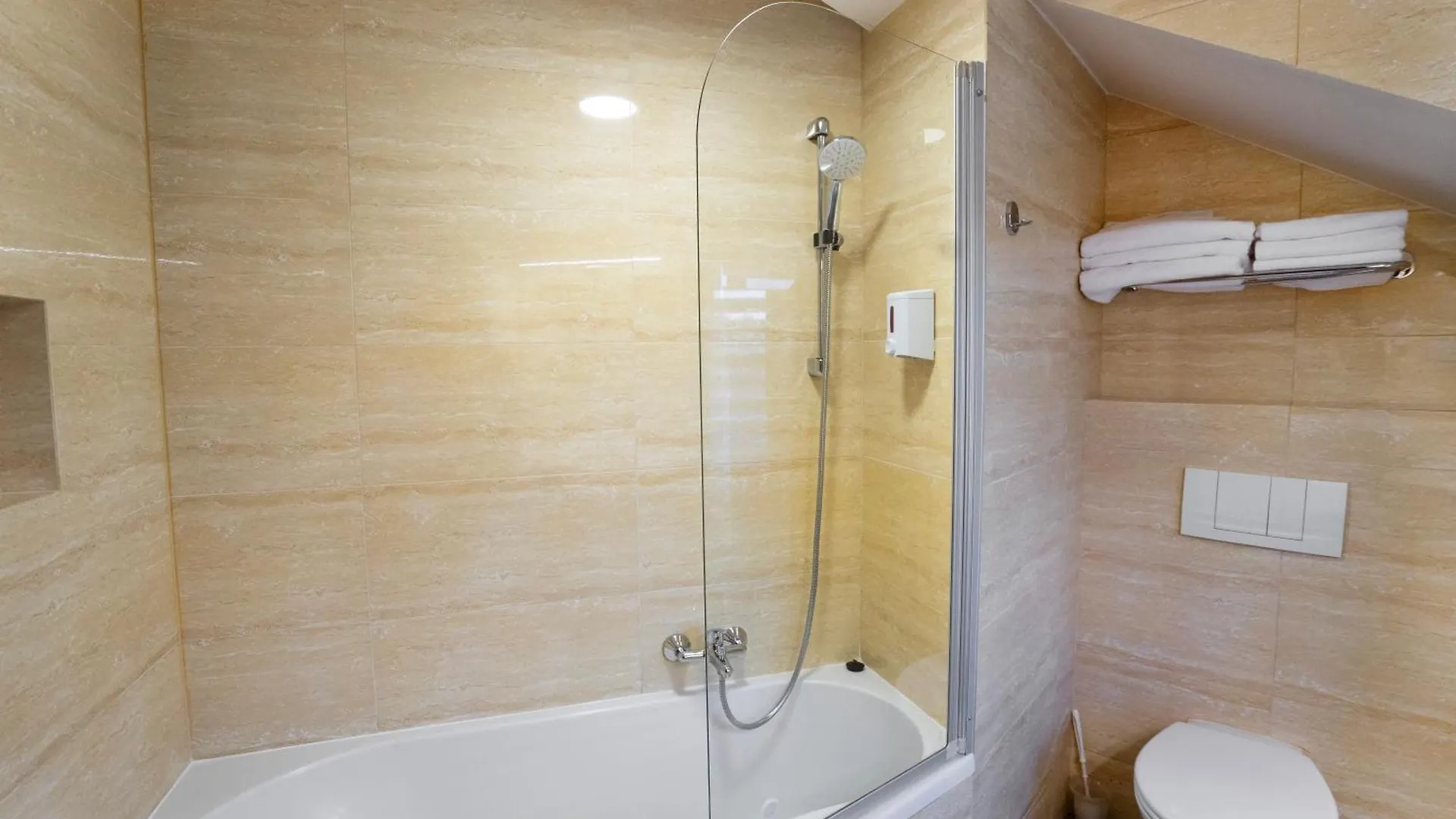 Hotel Victory Home Varšava