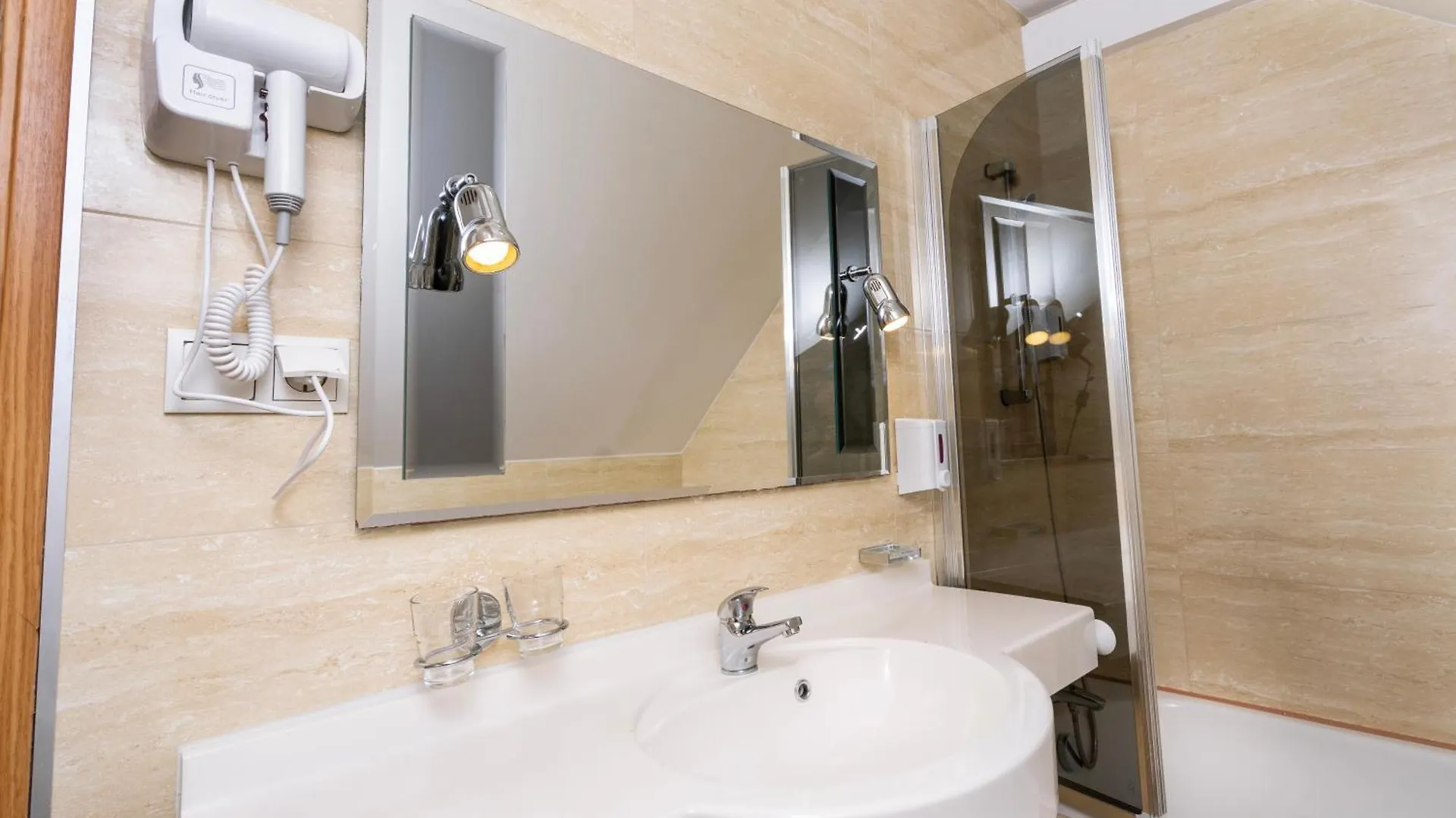 Hotel Victory Home Varsovie 4*,  Pologne